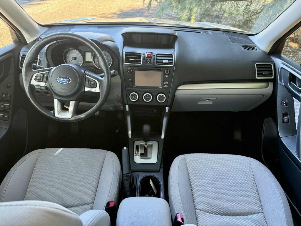 2017 Subaru Forester Image 11