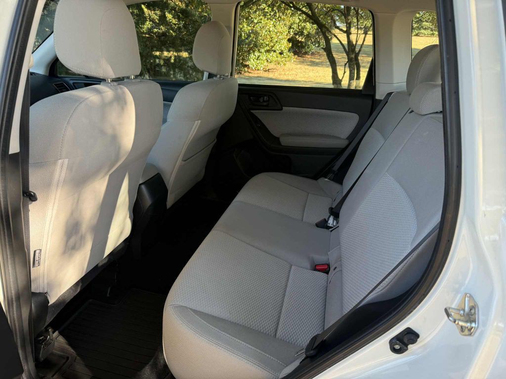 2017 Subaru Forester Image 14