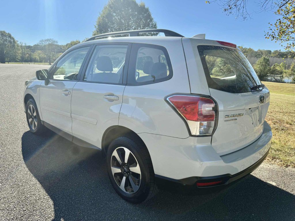 2017 Subaru Forester Image 18