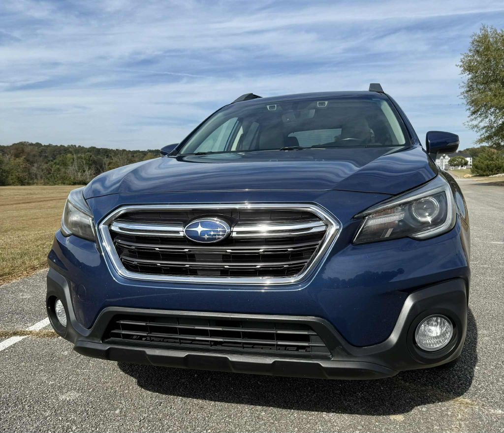 2019 Subaru Outback Image 2