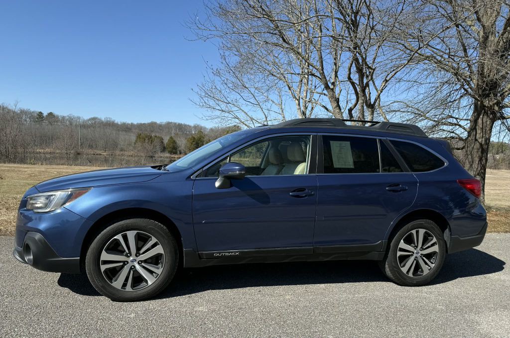 2019 Subaru Outback Image 2