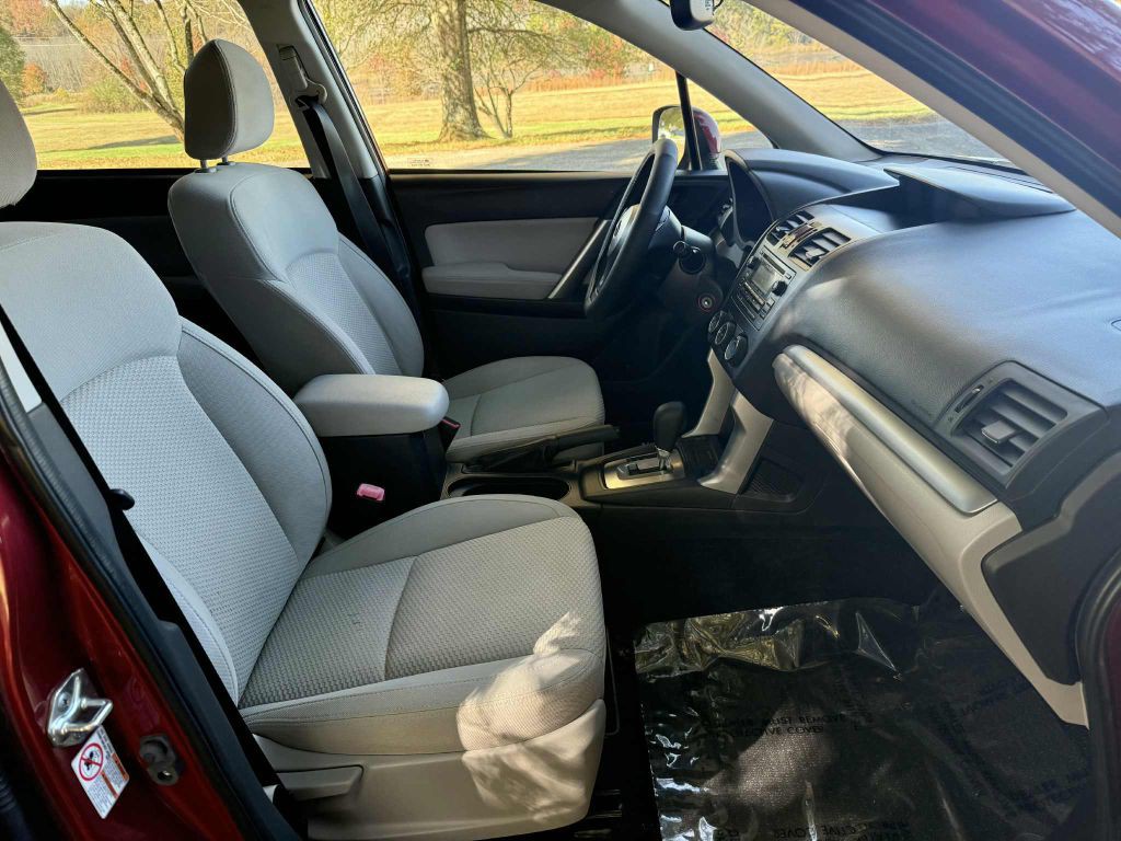 2015 Subaru Forester Image 12