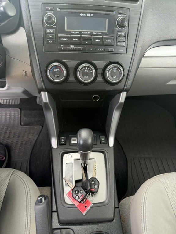2014 Subaru Forester Image 9