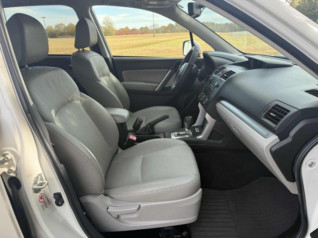 2014 Subaru Forester Image 11