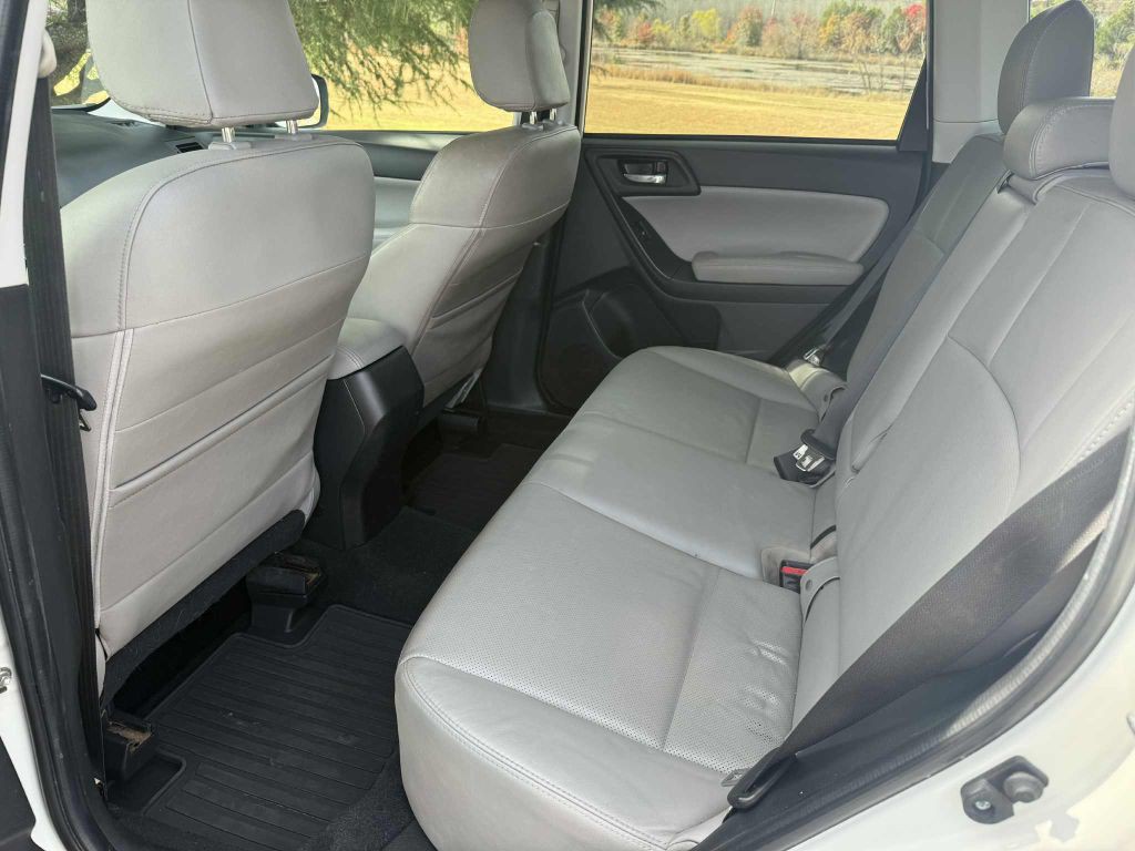 2014 Subaru Forester Image 12