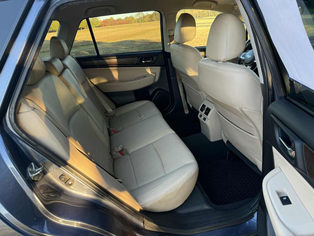 2016 Subaru Outback Image 12
