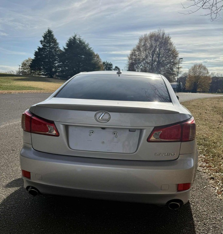 2013 Lexus IS Image 4