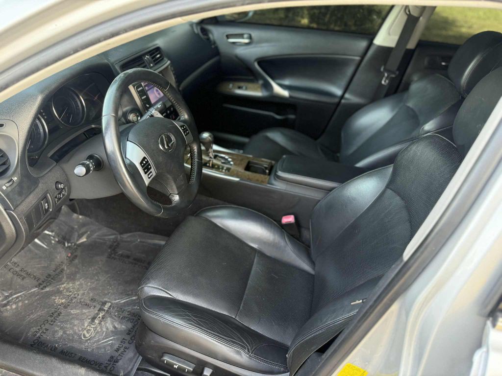 2013 Lexus IS Image 6