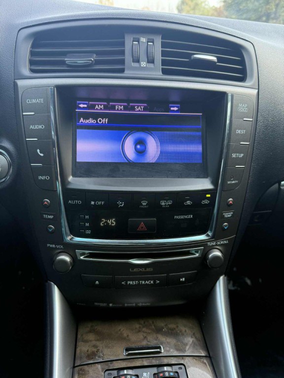 2013 Lexus IS Image 9