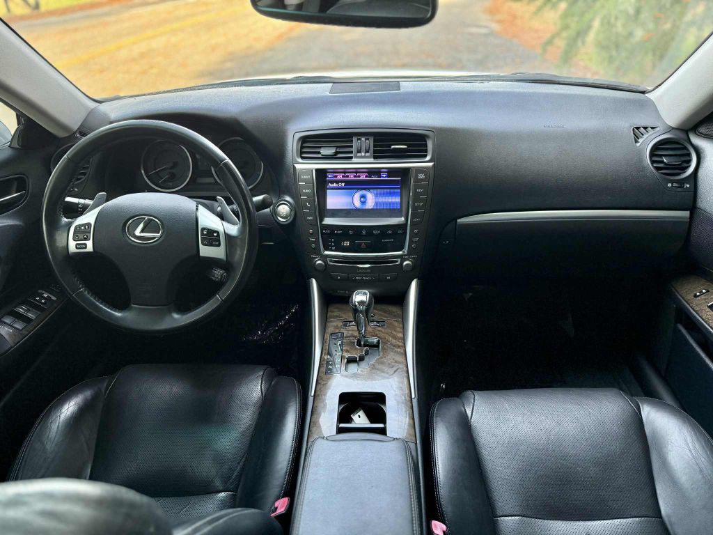 2013 Lexus IS Image 12