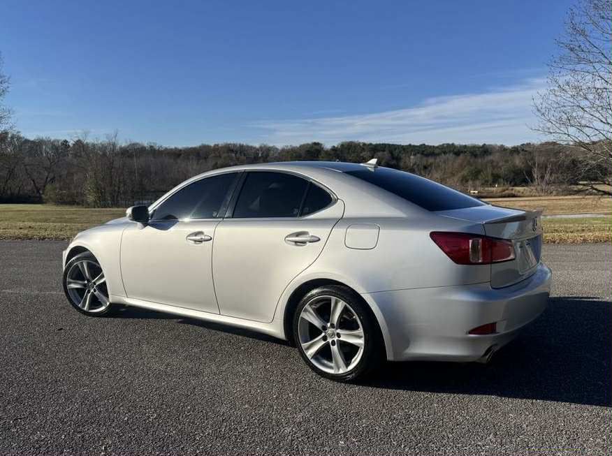 2013 Lexus IS Image 18