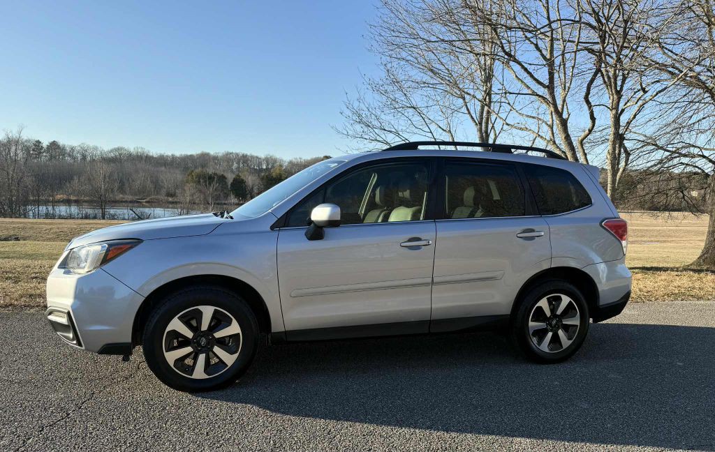 2018 Subaru Forester Image 2