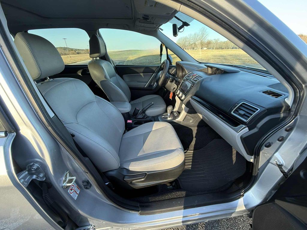 2018 Subaru Forester Image 12