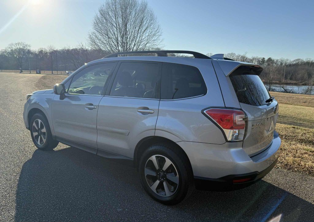 2018 Subaru Forester Image 18