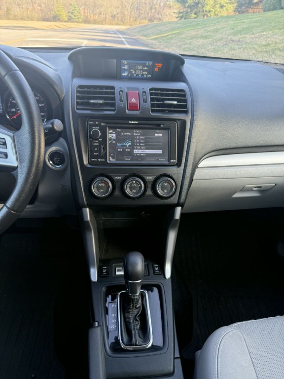 2015 Subaru Forester Image 11