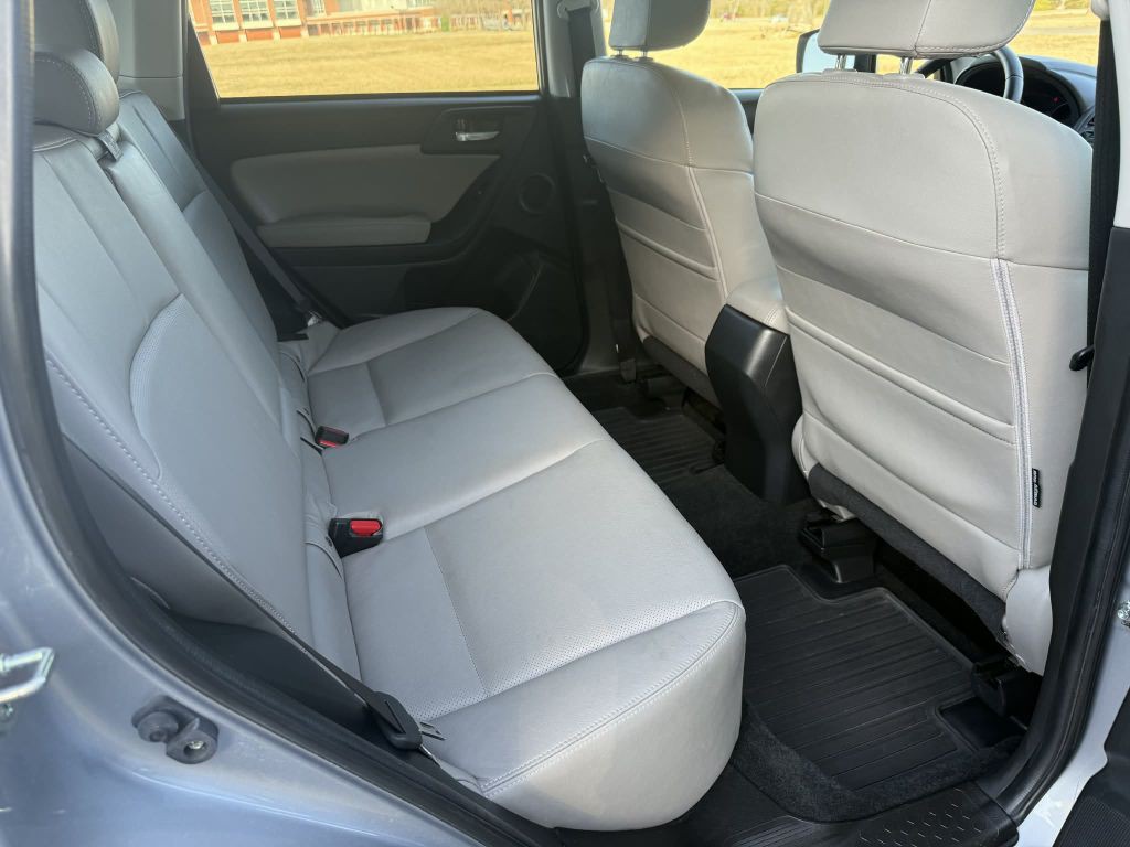 2015 Subaru Forester Image 16