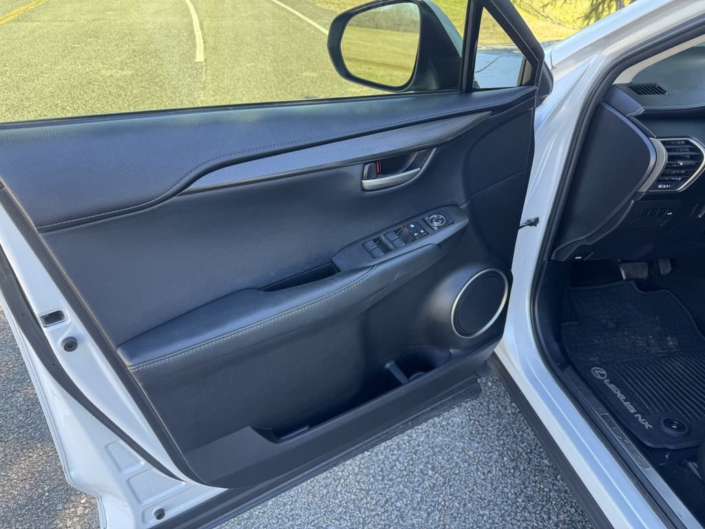 2015 Lexus NX Image 11