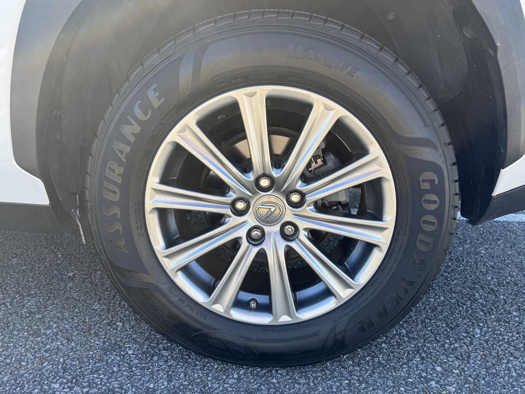 2015 Lexus NX Image 16