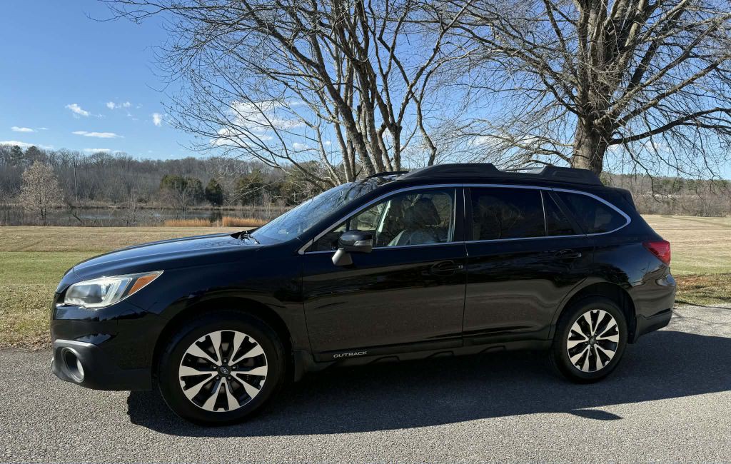 2016 Subaru Outback Image 2