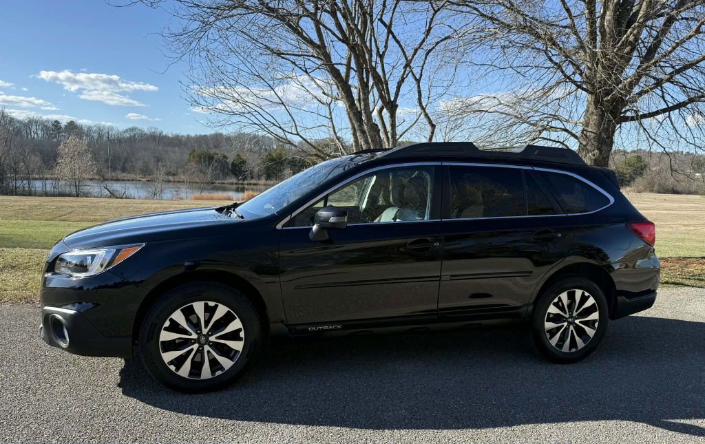 2016 Subaru Outback Image 2