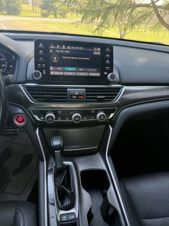 2018 Honda Accord Image 9