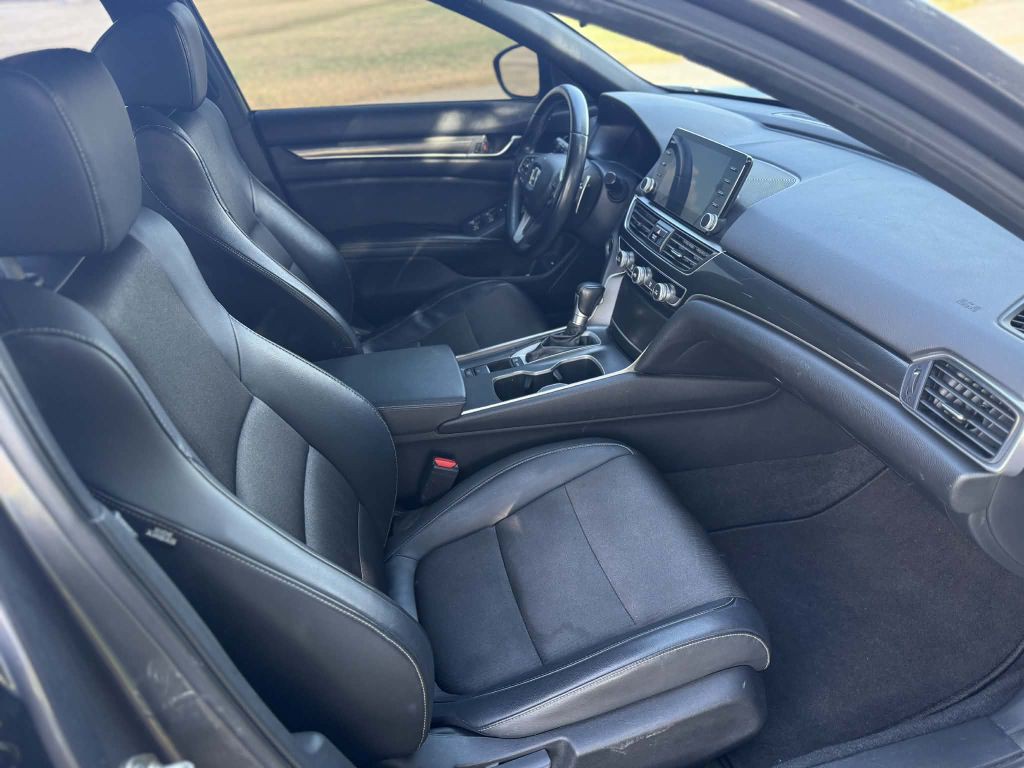 2018 Honda Accord Image 13