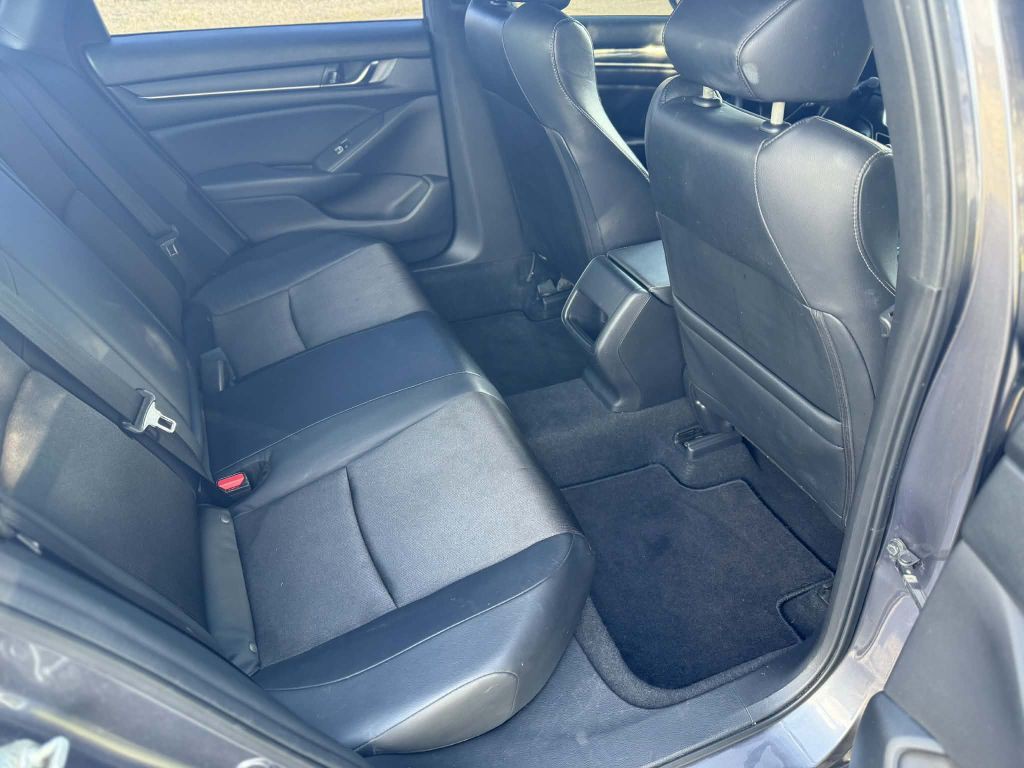 2018 Honda Accord Image 15