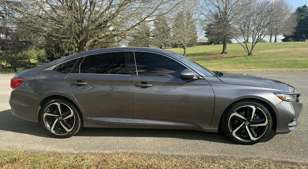 2018 Honda Accord Image 16