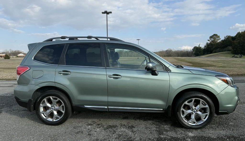 2017 Subaru Forester Image 17