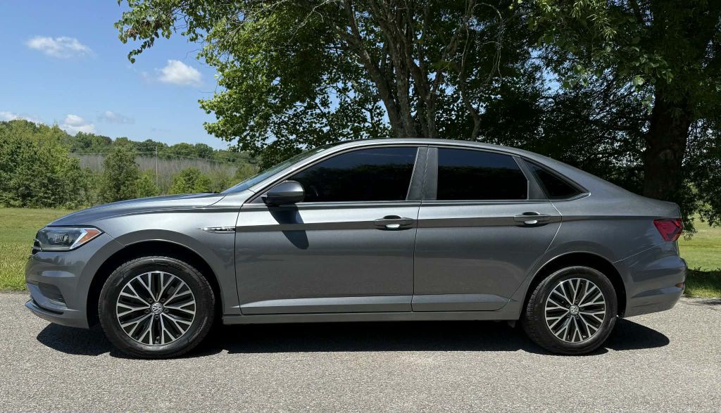 2019 Volkswagen Jetta Image 2