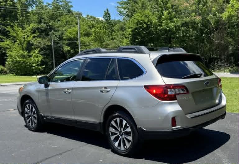 2017 Subaru Outback Image 17
