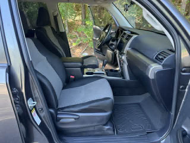 2015 Toyota 4Runner Image 11