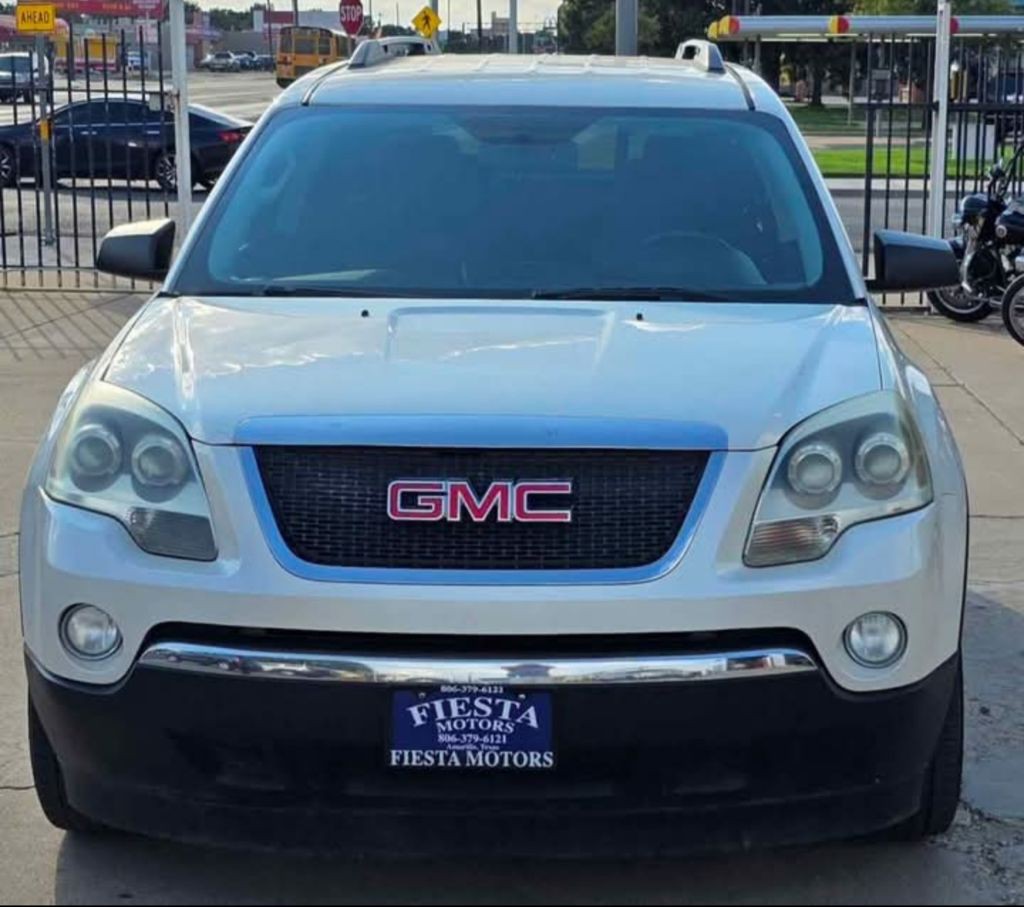 2011 GMC Acadia Image 2