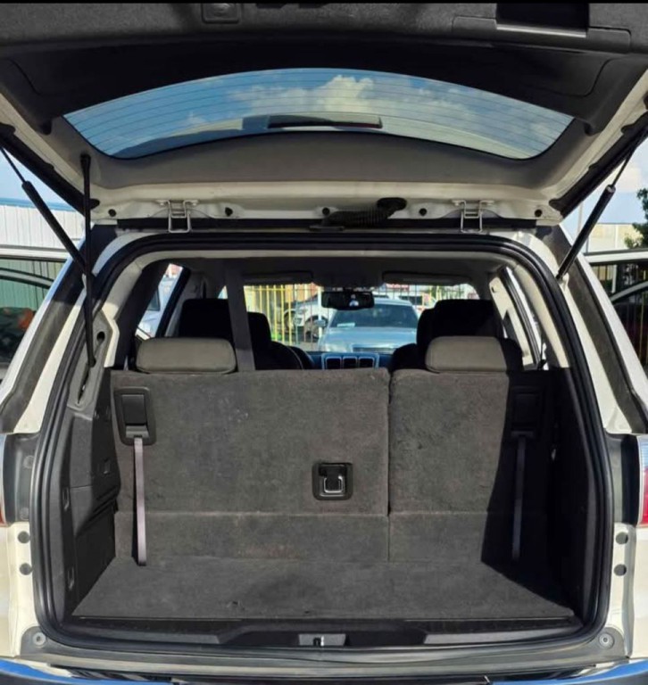 2011 GMC Acadia Image 9