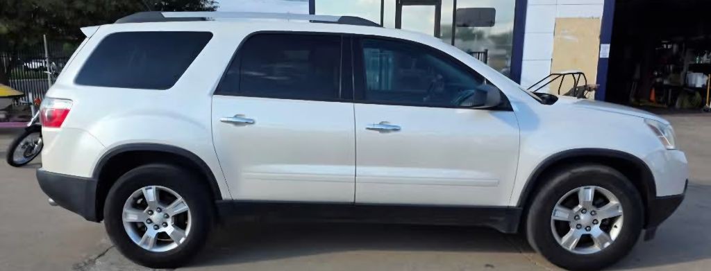 2011 GMC Acadia Image 17
