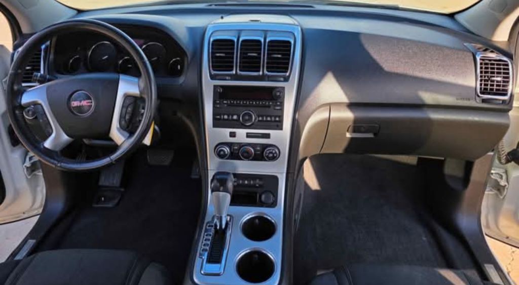 2011 GMC Acadia Image 27