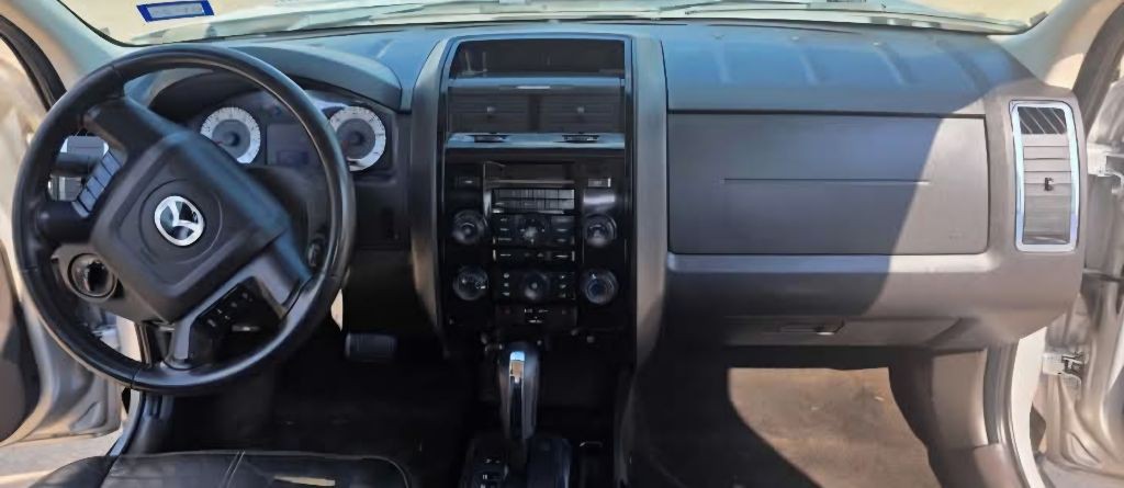 2010 Mazda Tribute Image 12