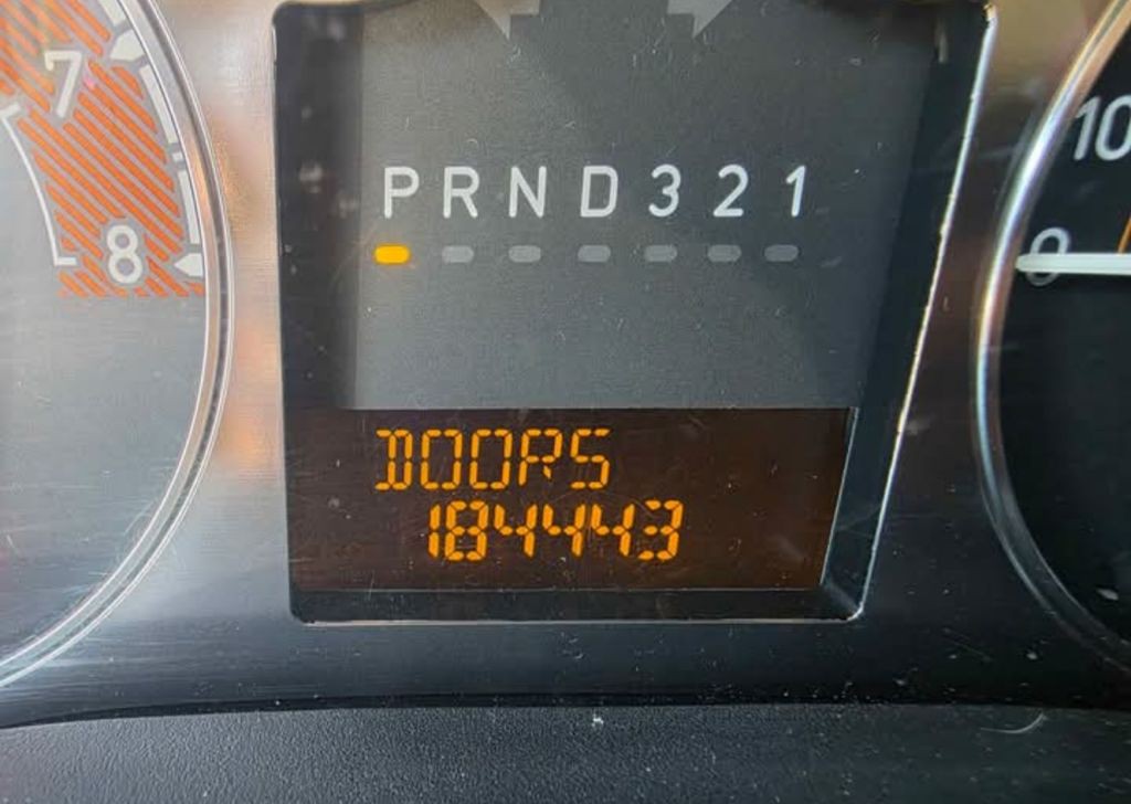 2006 HUMMER H3 Image 12