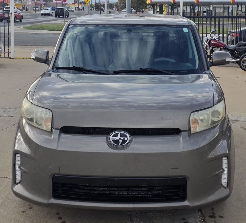2013 Scion xB Image 2