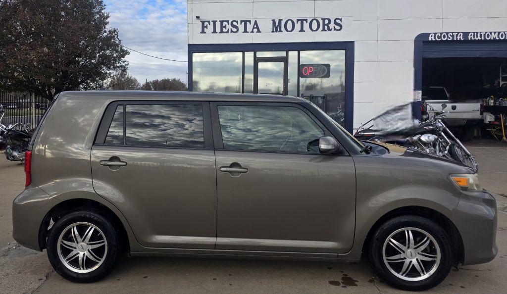 2013 Scion xB Image 5