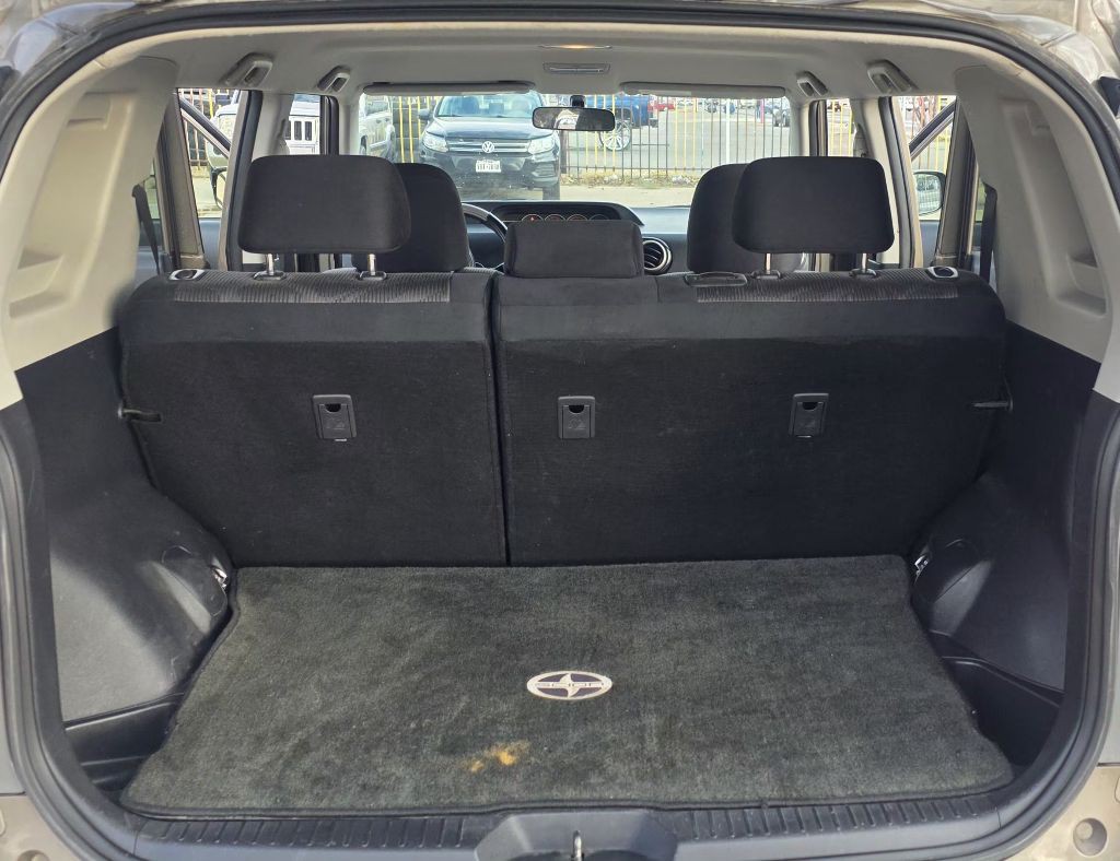 2013 Scion xB Image 8
