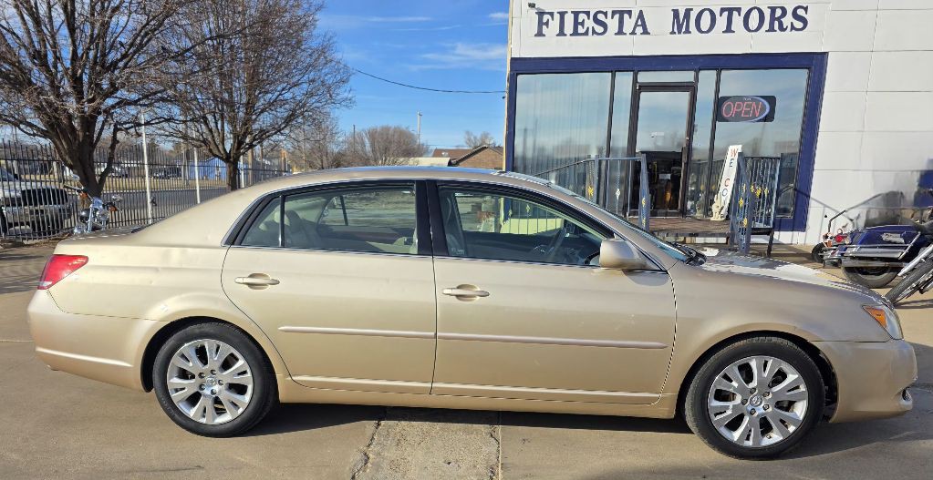 2010 Toyota Avalon Image 5