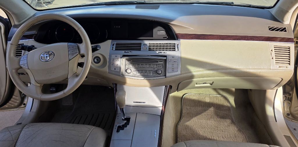2010 Toyota Avalon Image 10