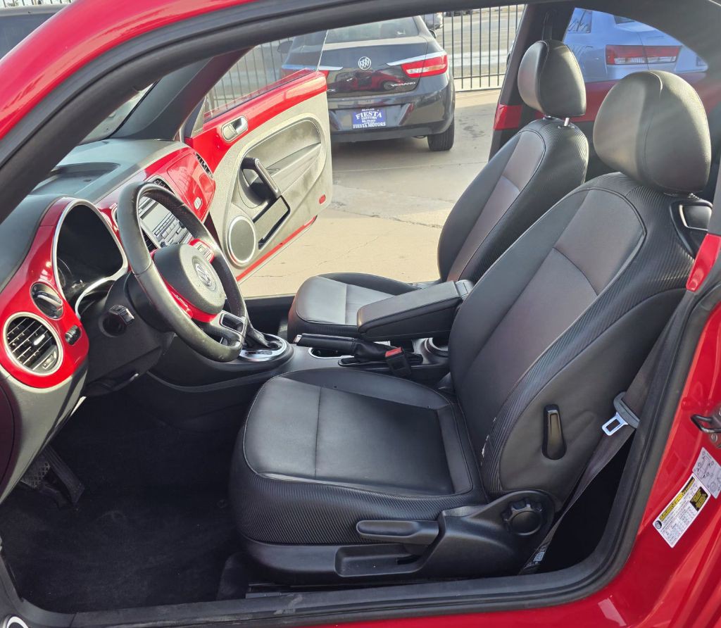 2014 Volkswagen Beetle Image 6