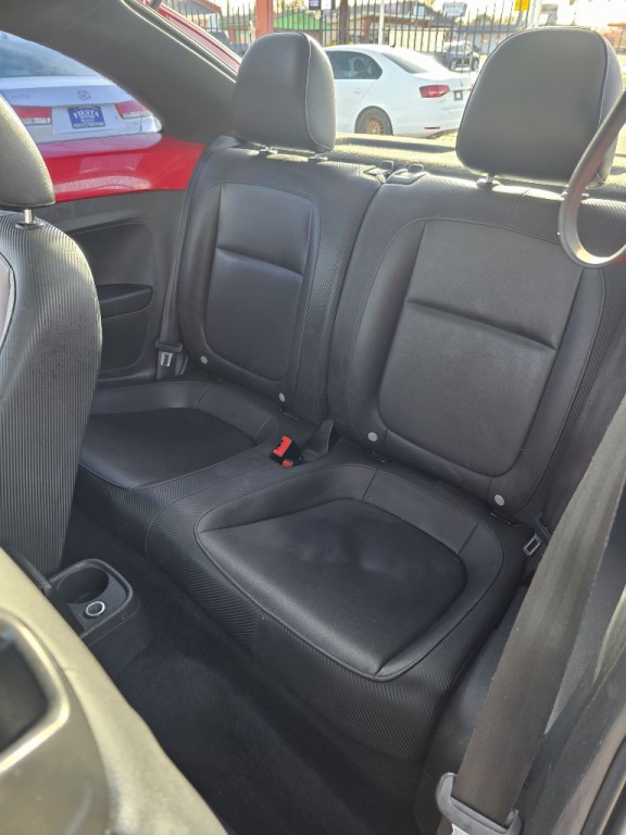 2014 Volkswagen Beetle Image 7