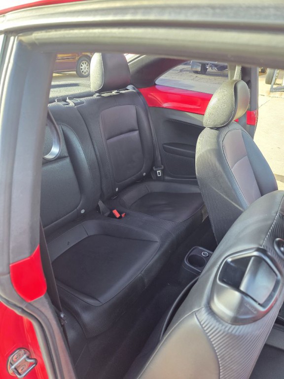 2014 Volkswagen Beetle Image 9