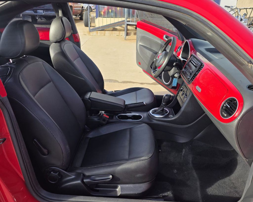2014 Volkswagen Beetle Image 10