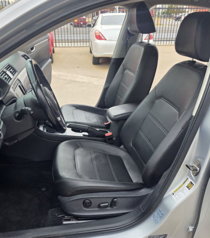 2014 Volkswagen Passat Image 5