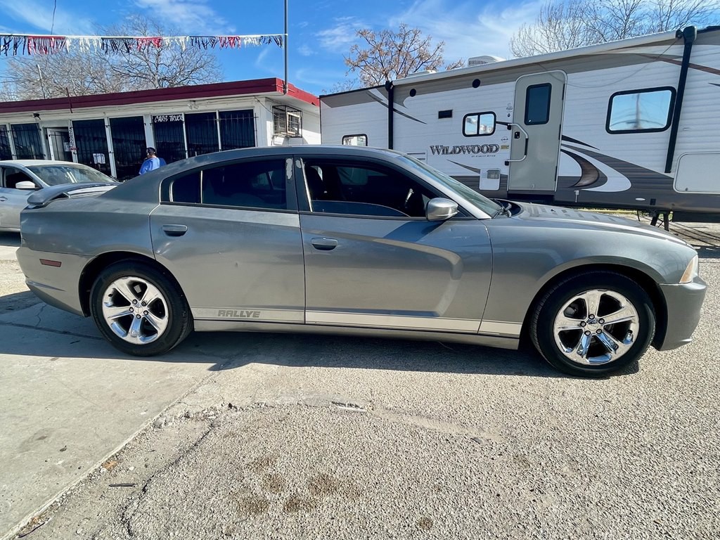 2011 Dodge Charger Image 6