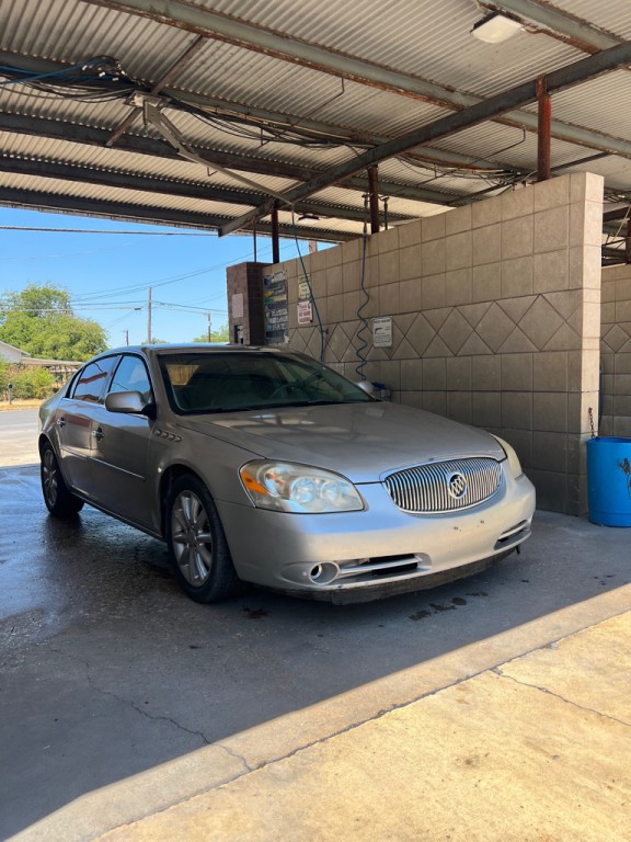 2008 Buick Lucerne Image 2